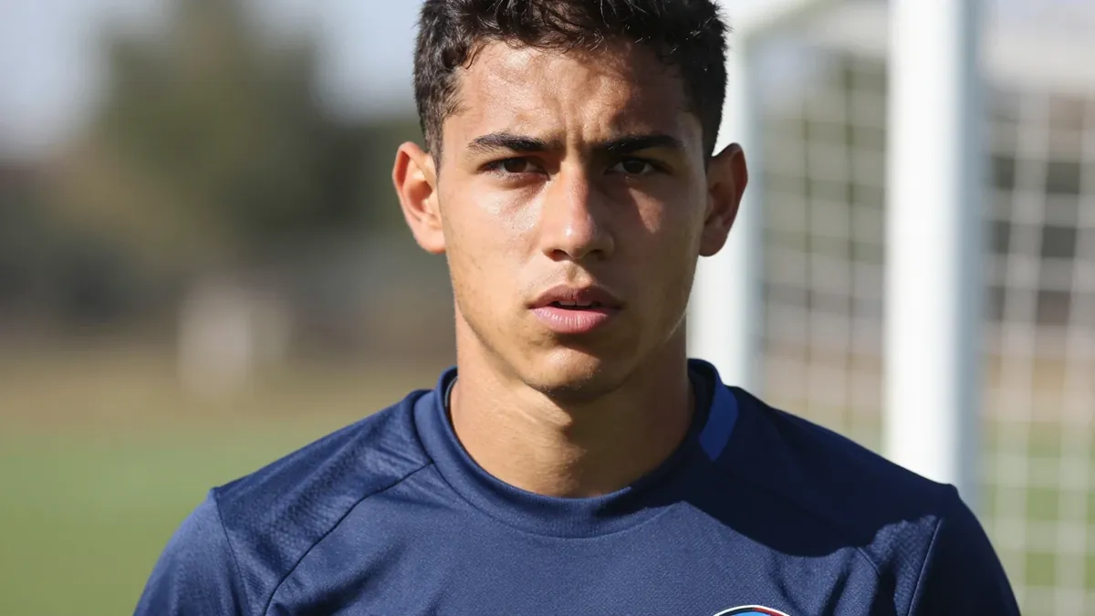 El club granota y el centrocampista han acordado la rescisión de su contrato, que estaba vigente hasta 2028, poniendo fin...