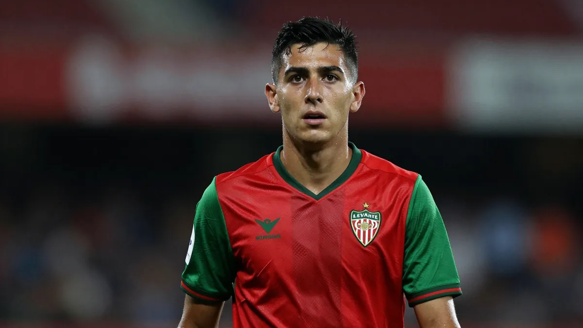 Levante se despide de Kevin Arriaga, quien se marcha al AEK de Atenas por 5 millones de euros