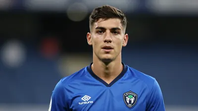 Levante cede a Carlos Espi por 25 M€: el delantero que fichó el Madrid