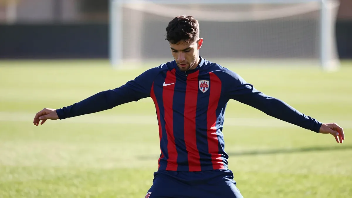 El Levante UD descansará este lunes y martes antes de retomar los entrenamientos el miércoles en Buñol, con tres sesiones...